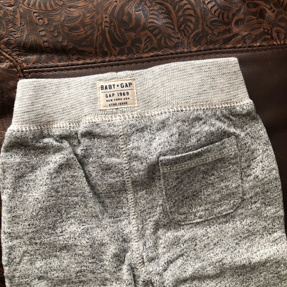 🍁 4/$20 Sale - Gap Baby Boy Joggers 🍁 - Picture 7 of 7